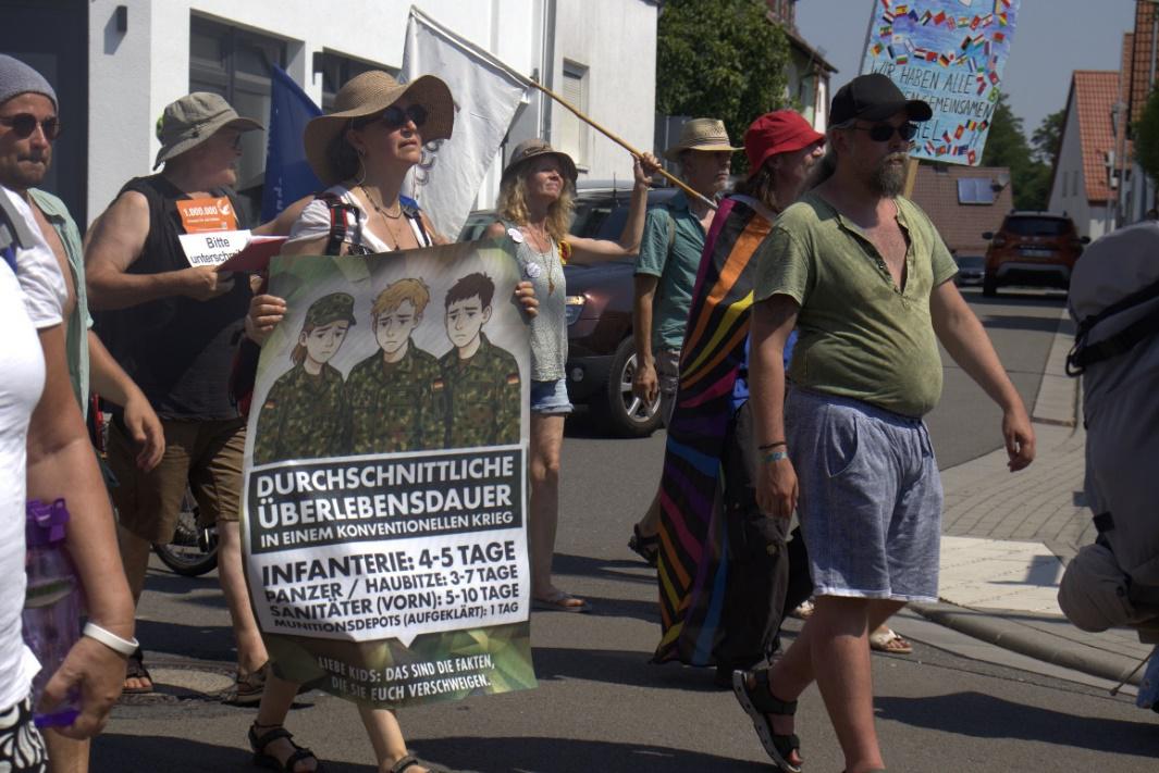 Manifestations à Ramstein: contrôle des armes pour Kiev et colère contre le rôle de l’Allemagne dans les missions américaines